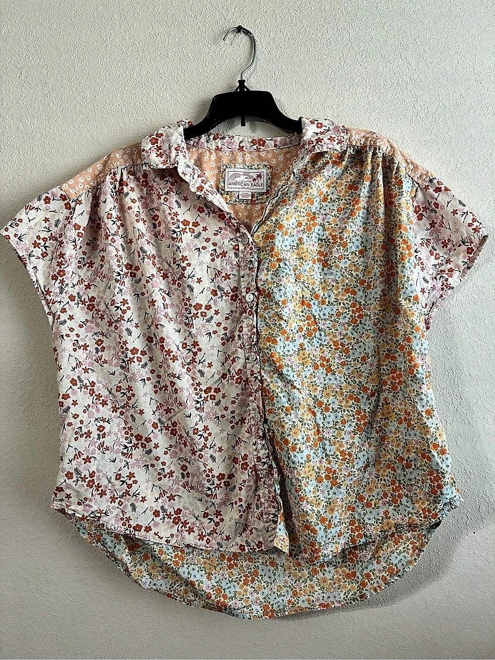 American Eagle Floral Cotton Button-Down Top Size Small